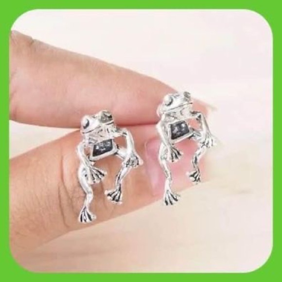 New Absolutely Adorable Beautiful Miniature Little Dudes Frog 🐸 Stud Earrings - Picture 4 of 9